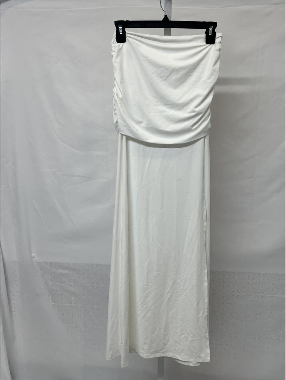 superdown Leni Maxi Skirt Set in White medium white - Picture 7 of 9